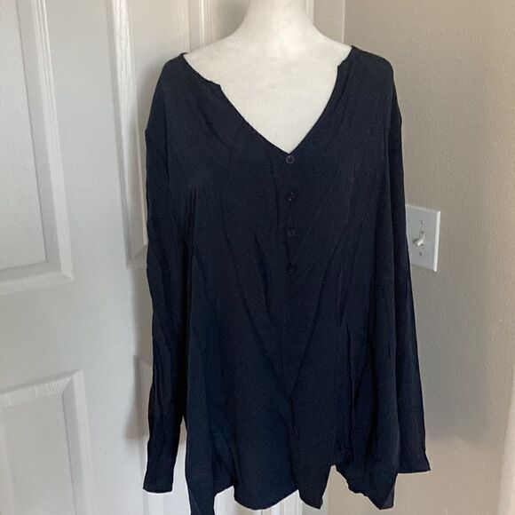 BloomChic Navy Blue Button Down Shirt Sz 22-24 NWT - Picture 1 of 7